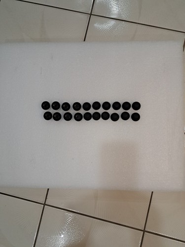 Lotto pezzi neri tappo - 20,